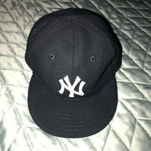 Infant fitted hat